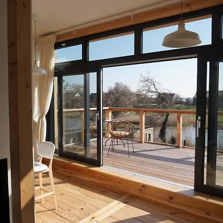 Og Am Fluss Mit Balkon - Ein Himmlischer Ausblick